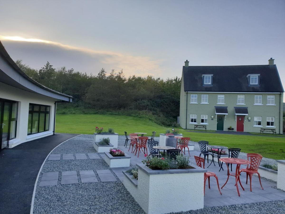 An Teach Glas Maghera  Luaran gambar